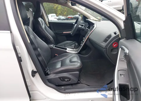 2012 Volvo Xc60 3.2/3.2 Platinum/3.2 Premier/3.2 Premier Plus z USA, uszkodzony, nr VIN YV4940DZ1C2292221